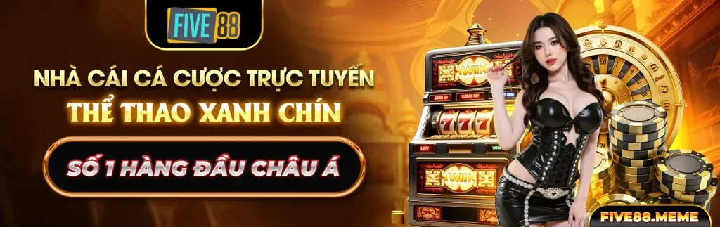 Sân vận động bóng đá với khán giả hâm mộ và logo 77 ball bet